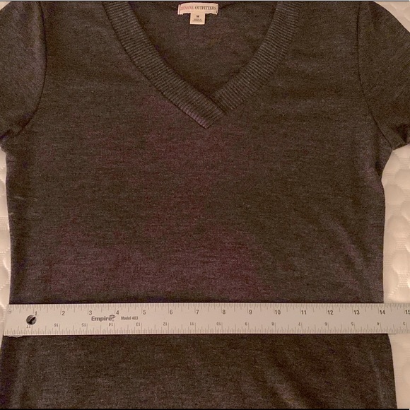 Zenana Outfitters Sweater Dress. V-Neck. Short Sleeve. Ruched. Gray. Medium. - Picture 9 of 11